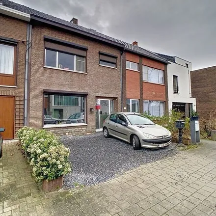 Rent this 2 bed apartment on Sint-Servaasstraat 30 in 3500 Hasselt, Belgium