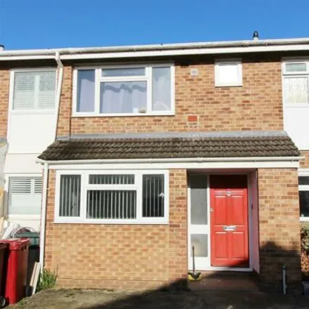 Buy this 5 bed duplex on Galsworthy Drive in Reading, RG4 6QB