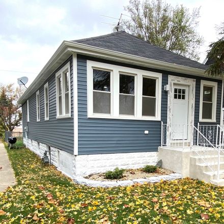 Rent this 3 bed house on W 98th St in Evergreen Park, IL