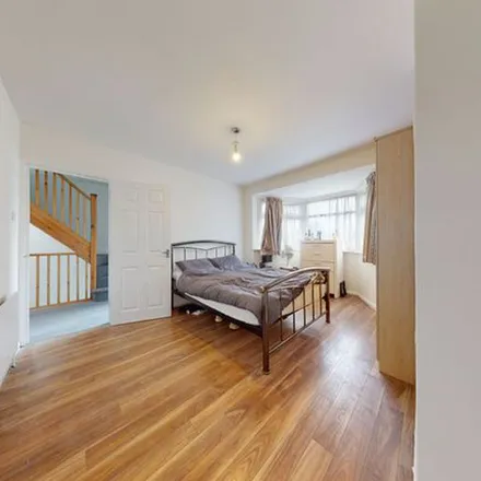 Rent this 5 bed duplex on Rectory Lane in London, DA14 5BP