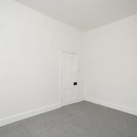 Rent this 3 bed townhouse on DENTONS GREEN LANE/LABOUR CLUB in Dentons Green Lane, St Helens