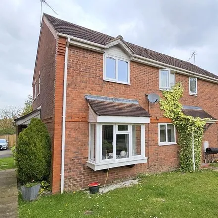 Rent this 2 bed house on Dakin Close in Maidenbower, RH10 7LJ