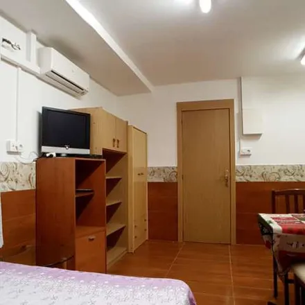 Image 2 - Carrer de Graner, 08904 l'Hospitalet de Llobregat, Spain - Apartment for rent