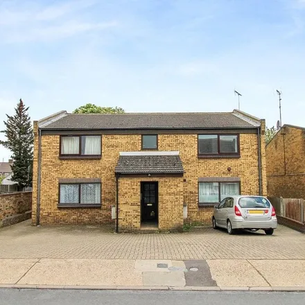 Rent this 1 bed apartment on The Craylands School in Craylands Lane, Swanscombe