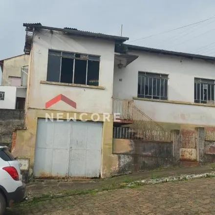 Buy this 3 bed house on Rua Silvério Sanches in Oriente, Itajubá - MG