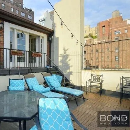 Image 2 - 105 East 37th Street, New York, NY 10016, USA - Townhouse for rent