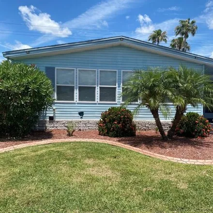 Buy this studio apartment on 191 Golf View Drive in Polk County, FL 33823