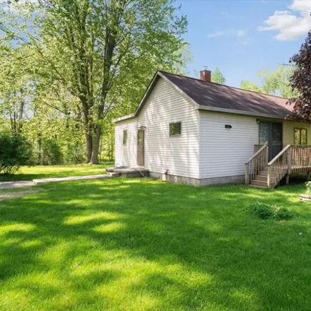 Buy this 2 bed house on 585 W Chippewa River Rd in Midland, Michigan