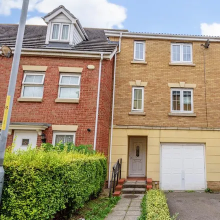 Rent this 1 bed townhouse on Fenners Marsh in Gravesend, DA12 2JG