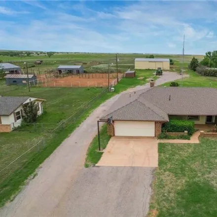 Image 2 - 653 East 14th Street, New Cordell, Washita County, OK 73632, USA - House for sale