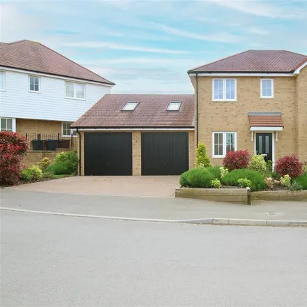 Rent this 4 bed house on Abrahams Drive in Buntingford, SG9 9UP