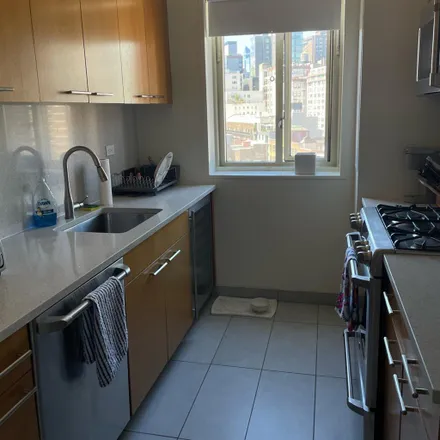 Image 6 - 360 1st Avenue, New York, NY 10010, USA - Room for rent