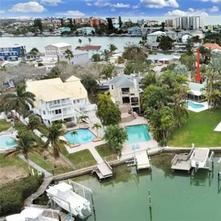 Image 7 - 14009 North Bayshore Drive, Madeira Beach, FL 33708, USA - House for sale