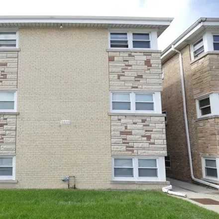 Buy this studio house on 2650 N Harlem Ave in Elmwood Park, Illinois