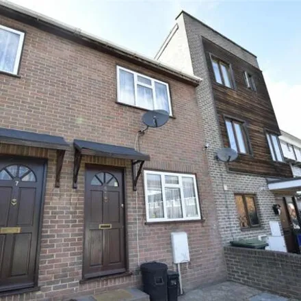 Buy this 2 bed townhouse on Roberts Close in London, BR5 4RP