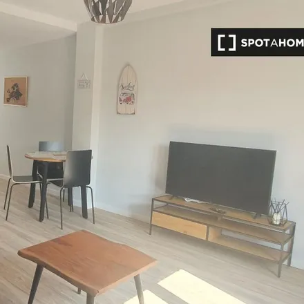 Rent this 3 bed apartment on Carrer de Yecla in 46021 Valencia, Spain