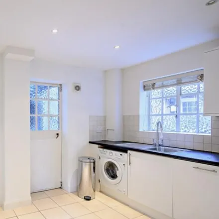 Image 4 - Pelham Court, 145 Fulham Road, London, SW3 6SD, United Kingdom - Apartment for rent