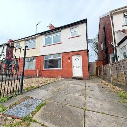 Rent this 4 bed duplex on Arriva in Cobden Road, Sefton