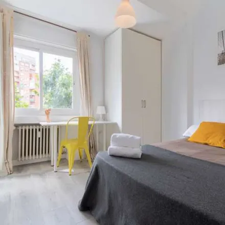 Rent this 5 bed apartment on Madrid in Calle de Agustín de Foxá, 26