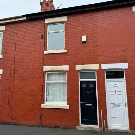 Buy this 2 bed townhouse on Drummond Avenue in Blackpool, FY3 8EG
