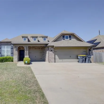 Buy this 3 bed house on 1577 East 137th Street in Glenpool, Tulsa County