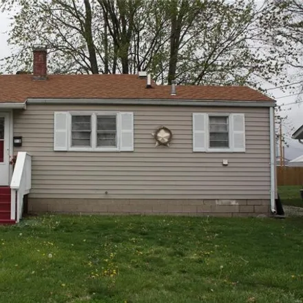 Buy this 2 bed house on 255 West County Road in Jerseyville, IL 62052