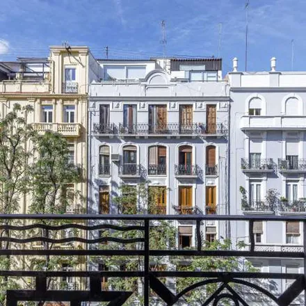 Rent this 2 bed apartment on Magazine Club in Calle Pérez Escrich, 19