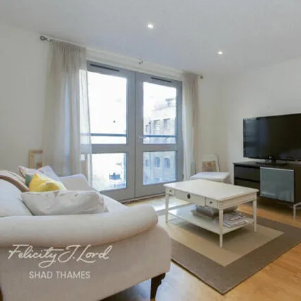 Image 2 - Butlers and Colonial Wharf, Shad Thames, London, SE1 2YP, United Kingdom - Apartment for sale