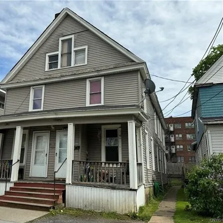 Image 3 - 1435 Francis Street, City of Utica, NY 13502, USA - House for sale