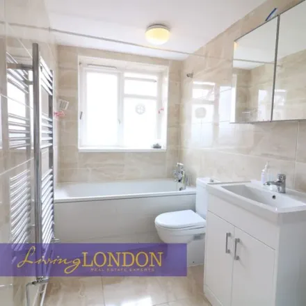 Image 4 - Northumberland Park, London, N17 0TJ, United Kingdom - Apartment for rent