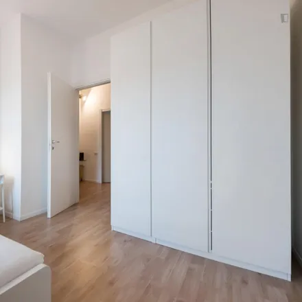 Rent this 6 bed room on Via Elba 30 in 20144 Milan MI, Italy