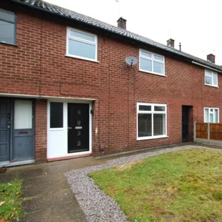Rent this 3 bed townhouse on Keston Crescent in Stockport, SK5 8NJ