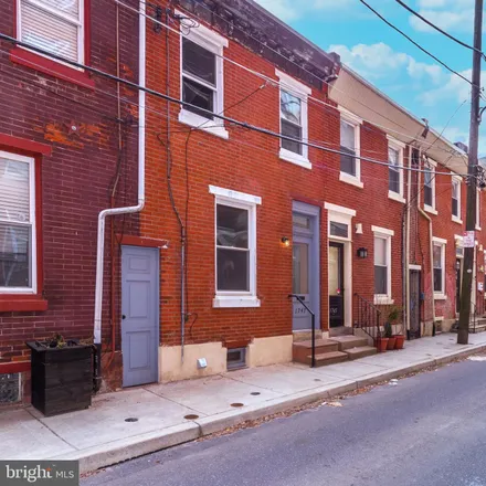Image 4 - 1747 Sepviva Street, Philadelphia, PA 19125, USA - Townhouse for rent