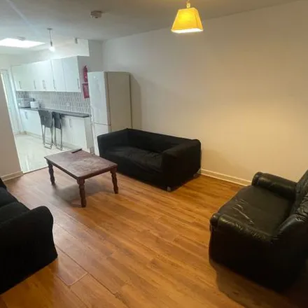 Image 2 - Clifton Avenue, Manchester, M14 6UD, United Kingdom - Apartment for rent