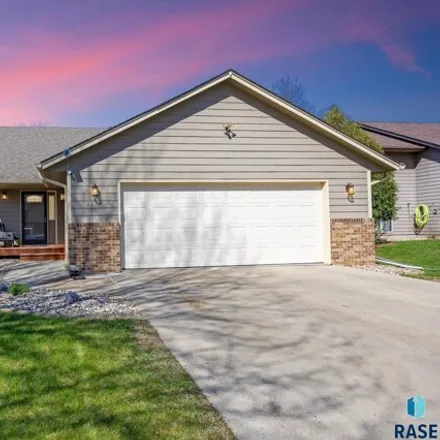 Buy this 5 bed house on 4917 East 33rd Street in Sioux Falls, SD 57110