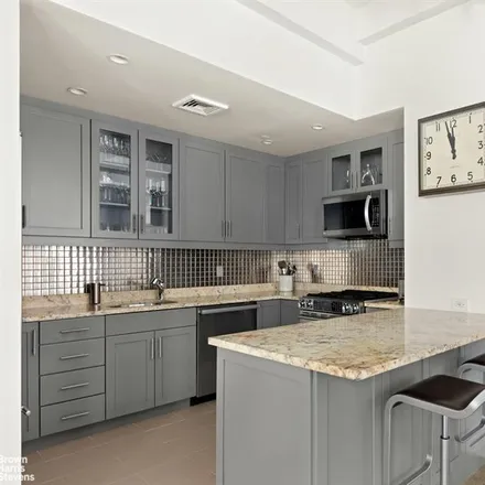 Image 5 - 241 WEST 36TH STREET 9F in New York - Apartment for sale