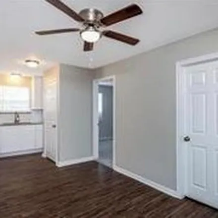 Rent this 2 bed apartment on 1001 Lincoln Street in Baytown, TX 77520