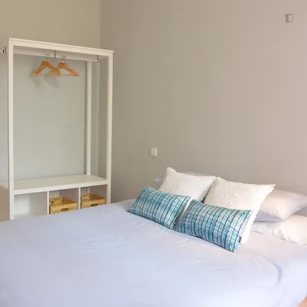 Rent this 2 bed apartment on Moto spazio in Rua de Camões, 4000-376 Porto
