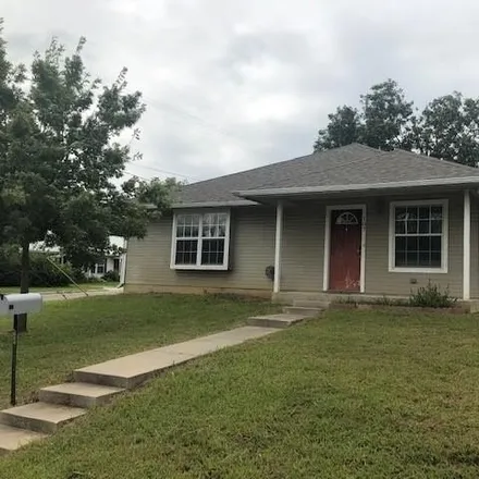 Rent this 3 bed house on 413 Water Street in Whitesboro, TX 76273