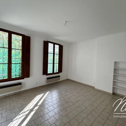 Rent this 2 bed apartment on 4 Square Antonin in 30000 Nîmes, France