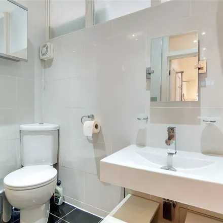 Rent this 1 bed apartment on 1-12 Tavistock Place in London, N14 4PN