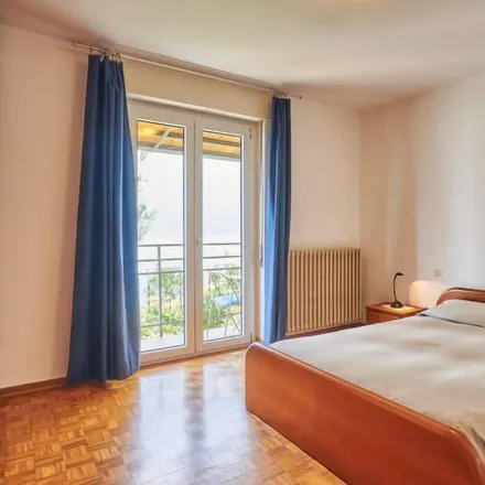 Rent this 3 bed apartment on Riserva Naturale Pian di Spagna e Lago di Mezzola in Via Dascio, 22010 Dascio CO