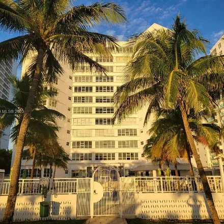 Image 9 - Collins Avenue & 4900 Block, Collins Avenue Service Road, Miami Beach, FL 33140, USA - Apartment for rent