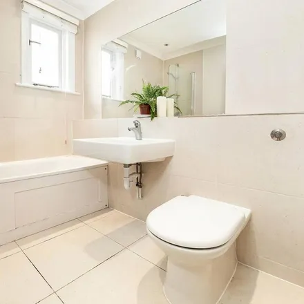 Image 5 - 32 Bennerley Road, London, SW11 6PJ, United Kingdom - Apartment for rent