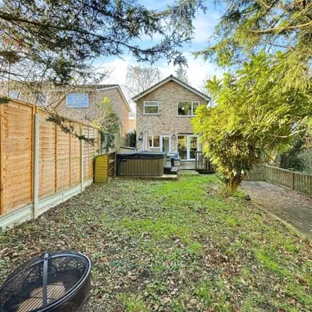 Image 2 - Southwood Gardens, Burghfield Common, RG7 3HY, United Kingdom - House for sale