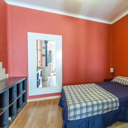 Rent this 5 bed room on Madrid in Calle de la Concepción Jerónima, 22