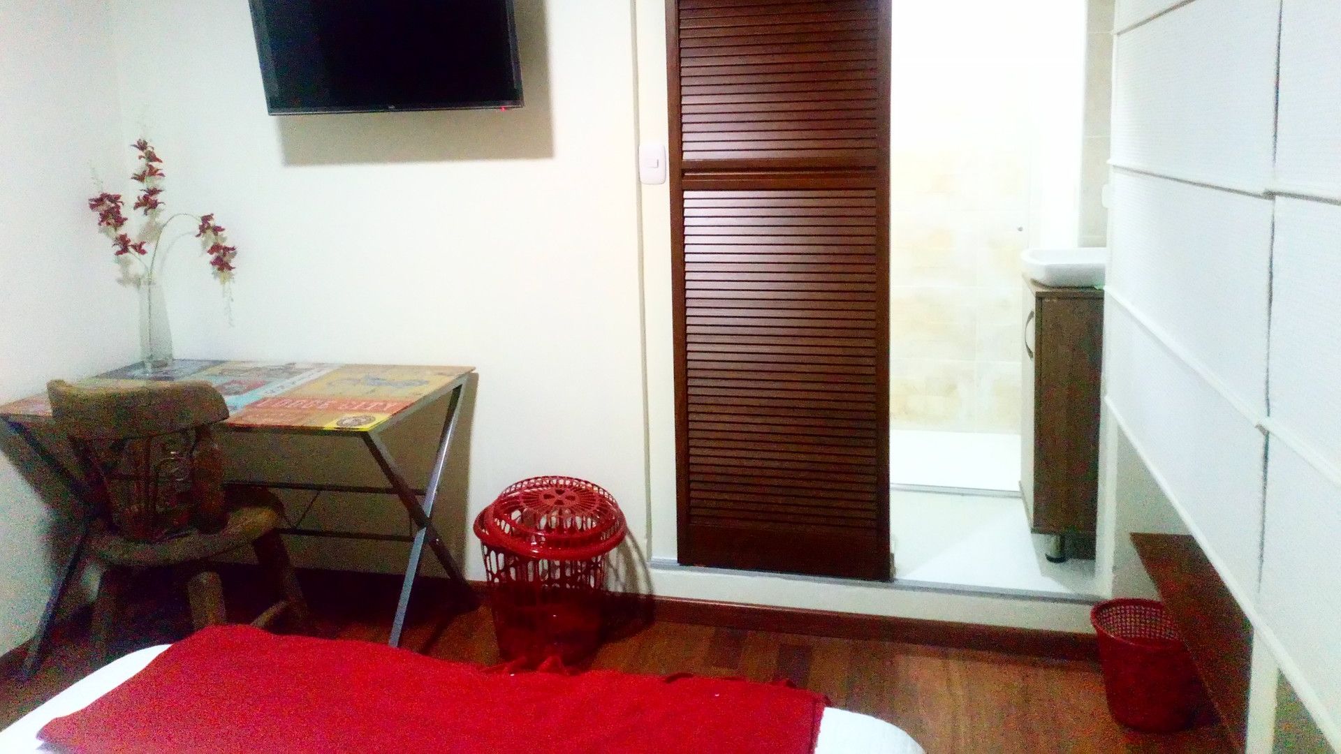 Room in 8 bedroom apt at Cra. 68a #102-3, Bogotá, Colombia | #3320255 ...