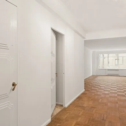 Image 2 - 880 5th Avenue, New York, NY 10021, USA - Townhouse for sale