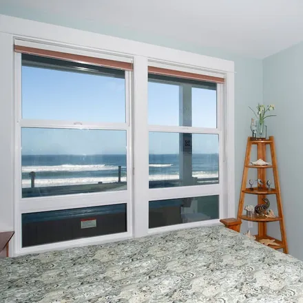 Rent this 2 bed condo on Lincoln City in OR, 97367