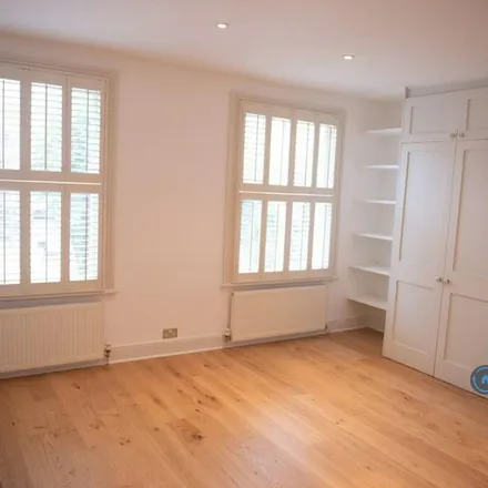Rent this 3 bed apartment on 1a Bamborough Gardens in London, W12 8QN